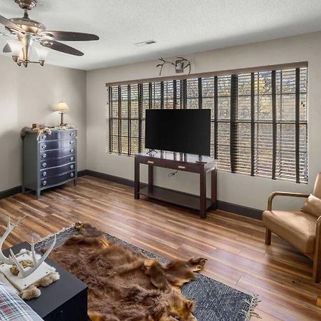 Stonegate Lodge Bear'S Den Kitchen, Pool, Firepit, Wifi ,Smart Tvs ユリーカ・スプリングス エクステリア 写真