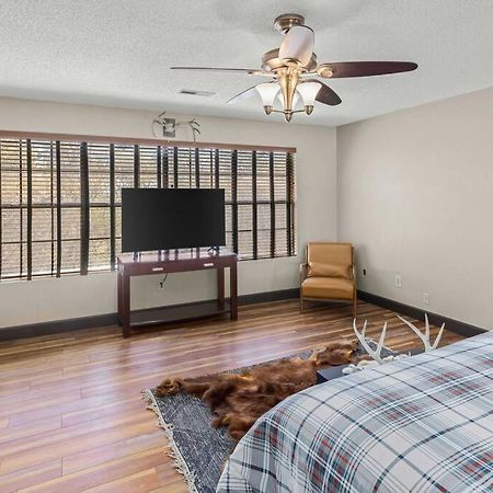 Stonegate Lodge Bear'S Den Kitchen, Pool, Firepit, Wifi ,Smart Tvs ユリーカ・スプリングス エクステリア 写真