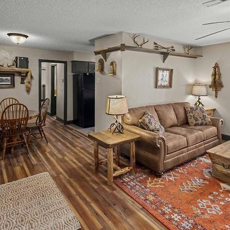 Stonegate Lodge Bear'S Den Kitchen, Pool, Firepit, Wifi ,Smart Tvs ユリーカ・スプリングス エクステリア 写真
