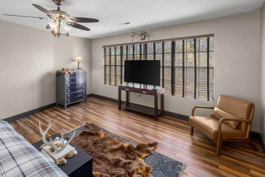 Stonegate Lodge Bear'S Den Kitchen, Pool, Firepit, Wifi ,Smart Tvs ユリーカ・スプリングス エクステリア 写真