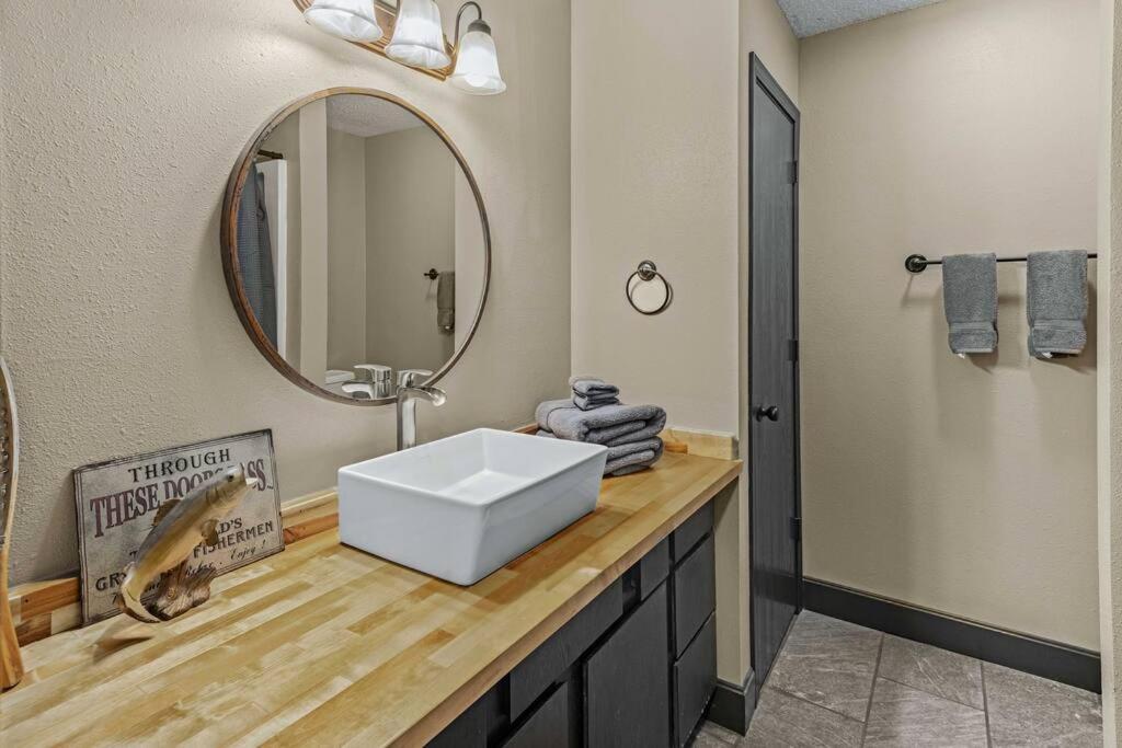Stonegate Lodge Bear'S Den Kitchen, Pool, Firepit, Wifi ,Smart Tvs ユリーカ・スプリングス エクステリア 写真