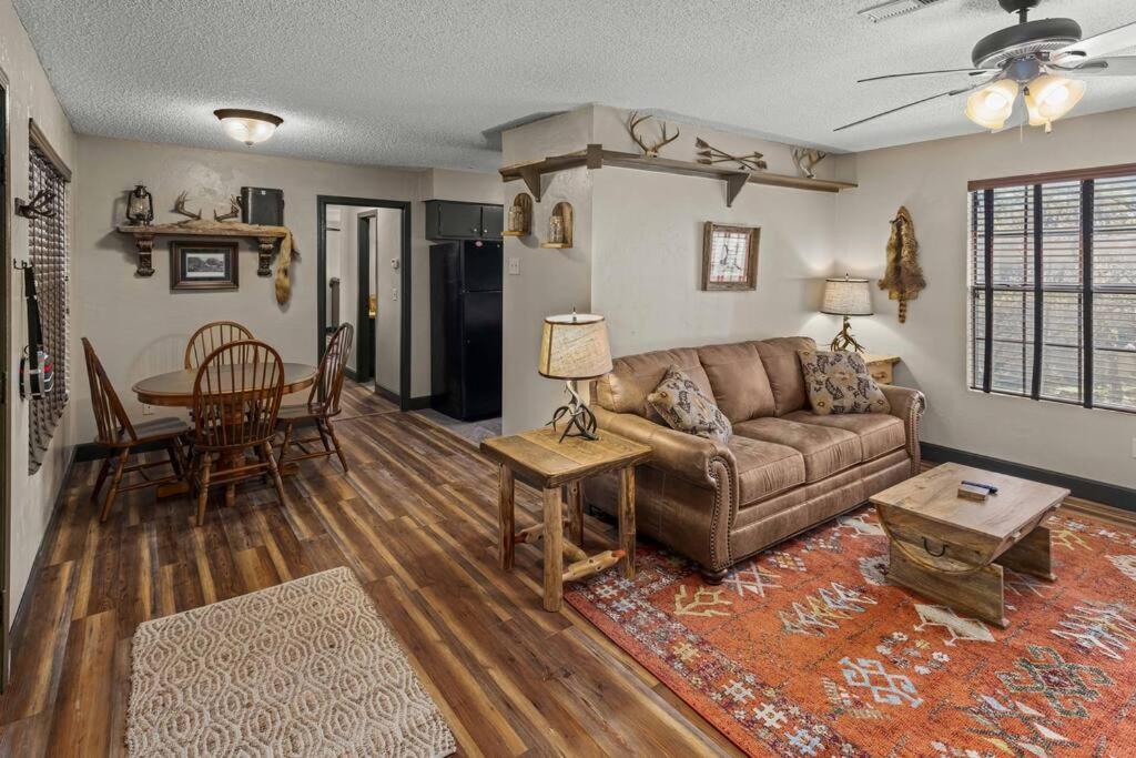 Stonegate Lodge Bear'S Den Kitchen, Pool, Firepit, Wifi ,Smart Tvs ユリーカ・スプリングス エクステリア 写真