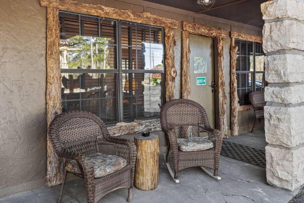 Stonegate Lodge Bear'S Den Kitchen, Pool, Firepit, Wifi ,Smart Tvs ユリーカ・スプリングス エクステリア 写真