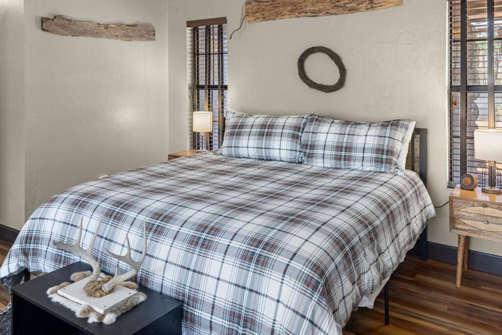 Stonegate Lodge Bear'S Den Kitchen, Pool, Firepit, Wifi ,Smart Tvs ユリーカ・スプリングス エクステリア 写真