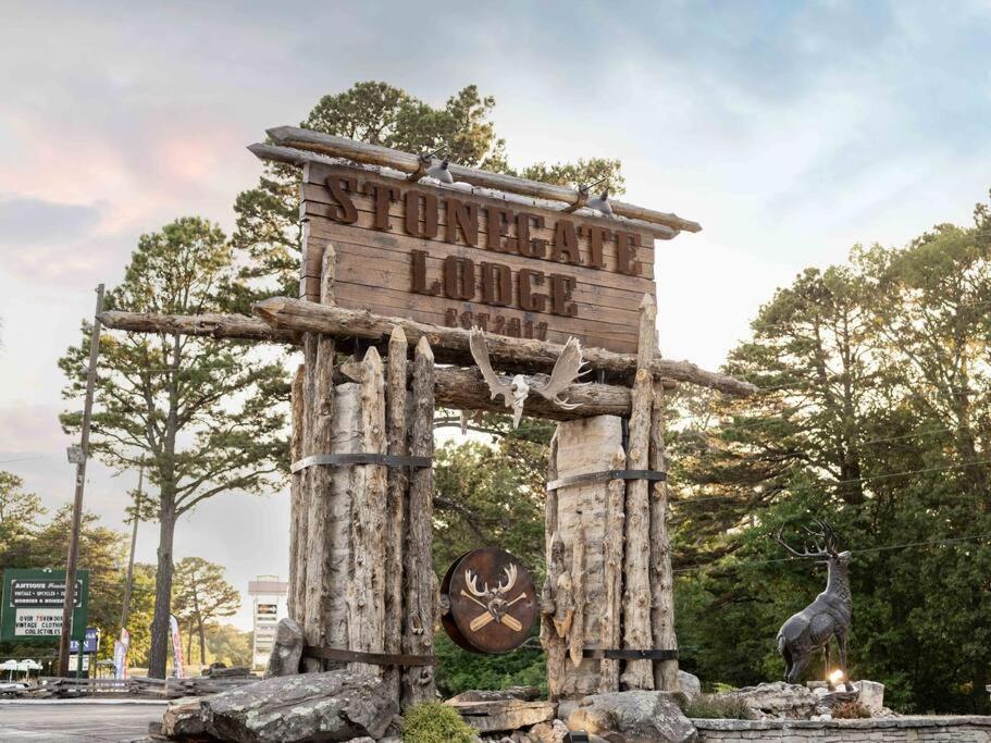 Stonegate Lodge Bear'S Den Kitchen, Pool, Firepit, Wifi ,Smart Tvs ユリーカ・スプリングス エクステリア 写真