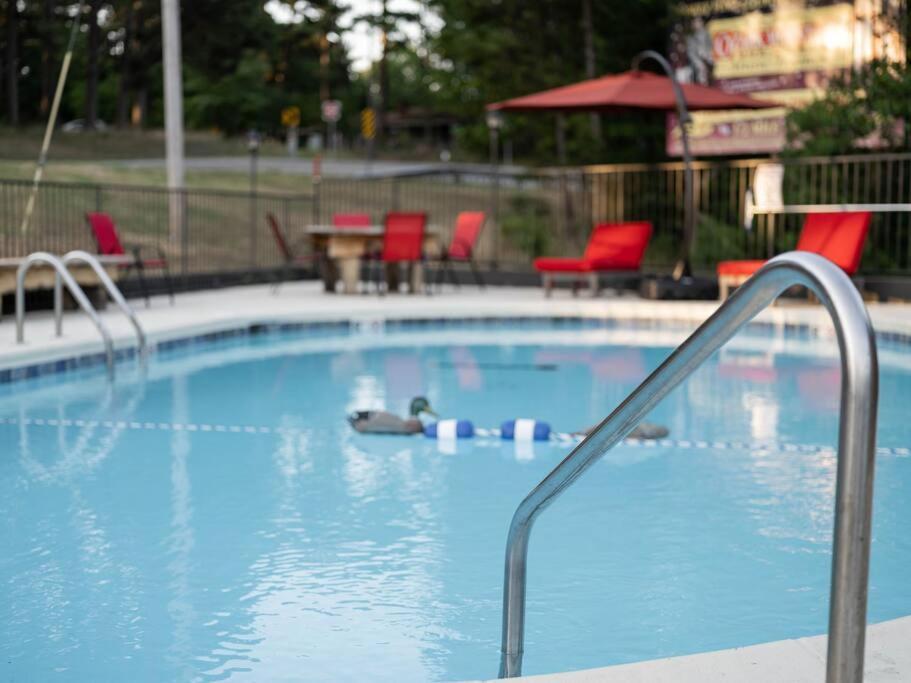 Stonegate Lodge Bear'S Den Kitchen, Pool, Firepit, Wifi ,Smart Tvs ユリーカ・スプリングス エクステリア 写真