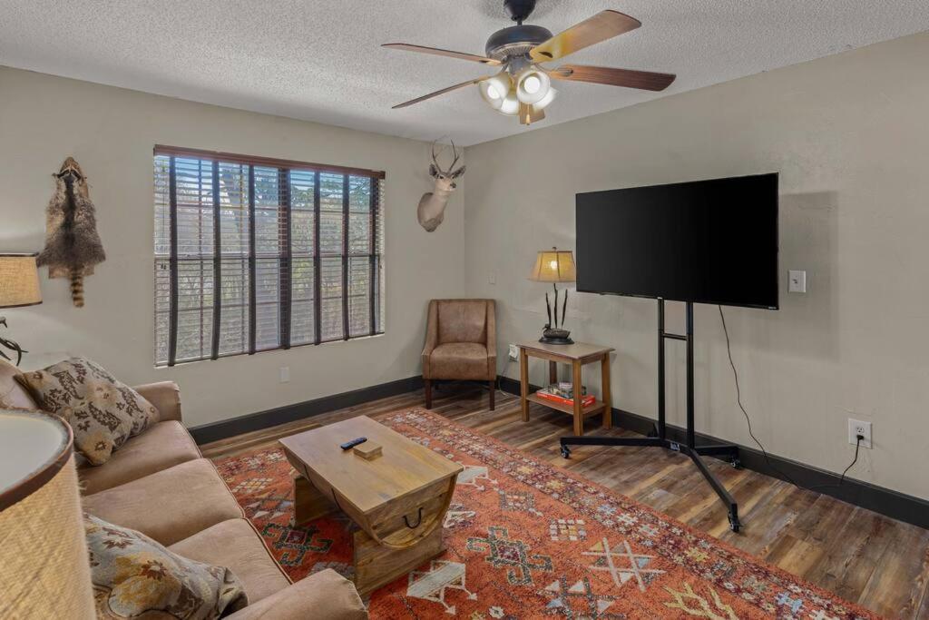Stonegate Lodge Bear'S Den Kitchen, Pool, Firepit, Wifi ,Smart Tvs ユリーカ・スプリングス エクステリア 写真