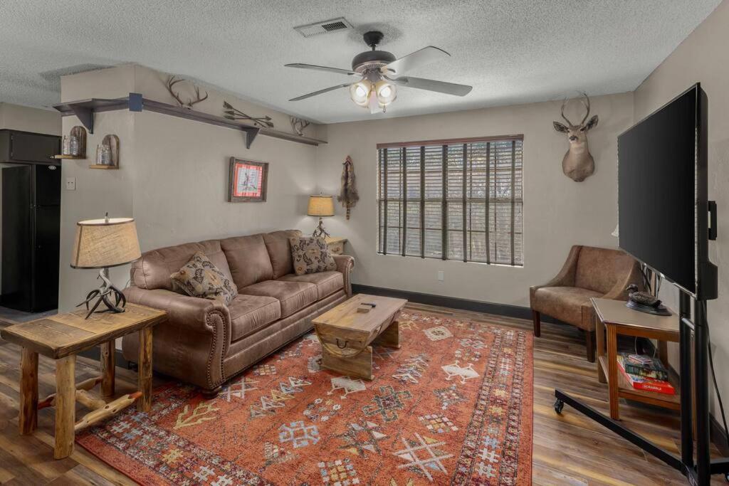 Stonegate Lodge Bear'S Den Kitchen, Pool, Firepit, Wifi ,Smart Tvs ユリーカ・スプリングス エクステリア 写真