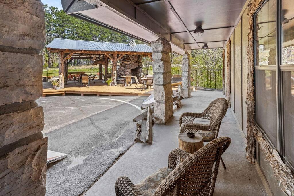 Stonegate Lodge Bear'S Den Kitchen, Pool, Firepit, Wifi ,Smart Tvs ユリーカ・スプリングス エクステリア 写真