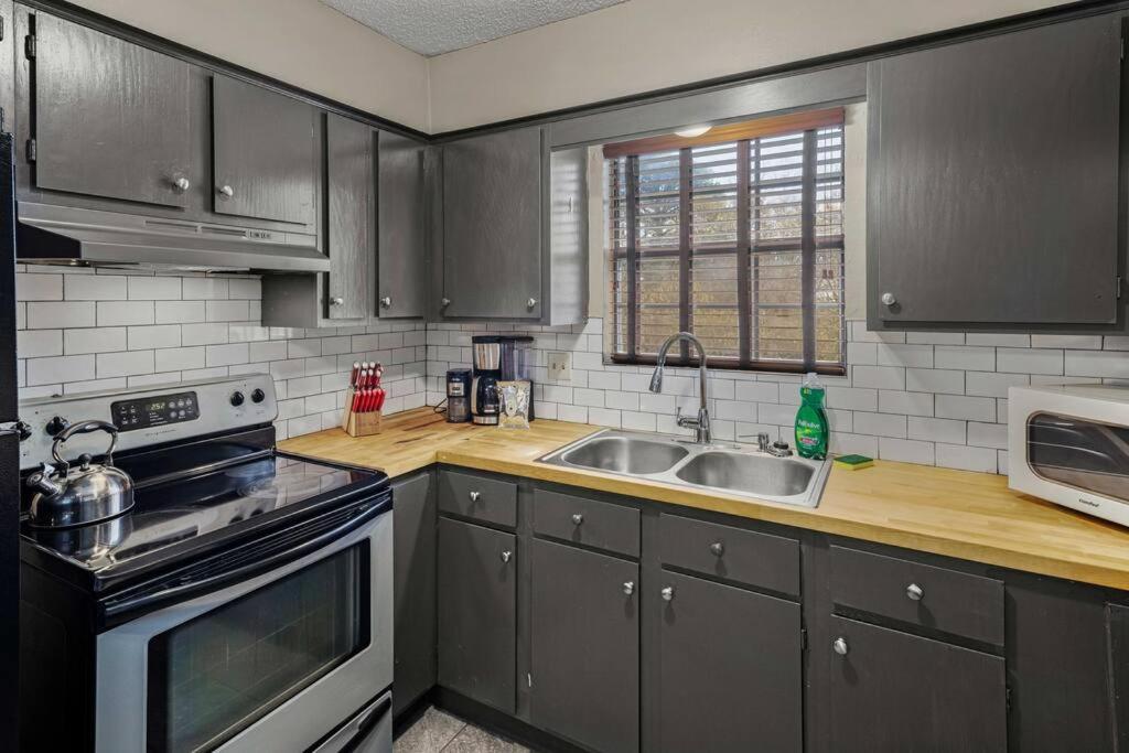 Stonegate Lodge Bear'S Den Kitchen, Pool, Firepit, Wifi ,Smart Tvs ユリーカ・スプリングス エクステリア 写真